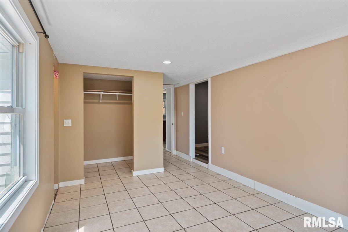 3515 Ivanhoe Drive Springfield, IL 62703 - Photo 14 of 22