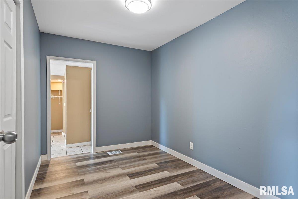 3515 Ivanhoe Drive Springfield, IL 62703 - Photo 15 of 22