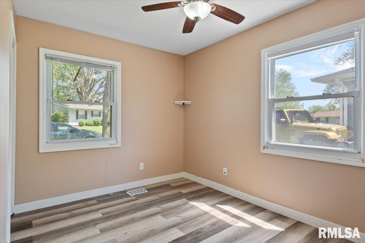 3515 Ivanhoe Drive Springfield, IL 62703 - Photo 19 of 22