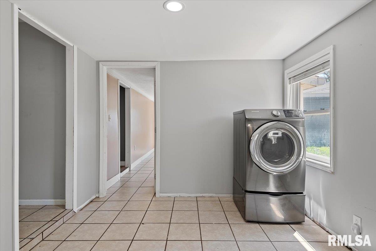 3515 Ivanhoe Drive Springfield, IL 62703 - Photo 10 of 22