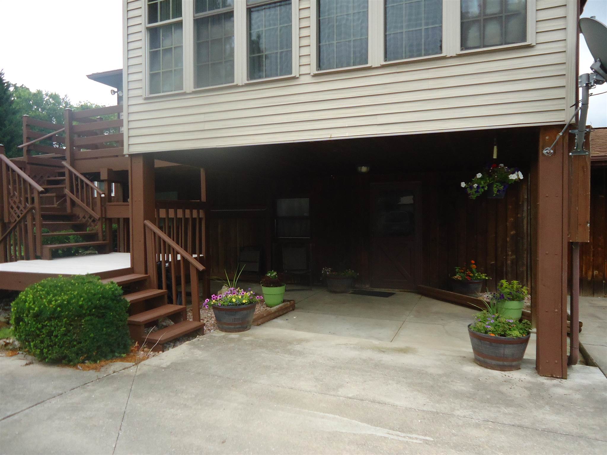4338 Williams Road Bedford, IN 47421 - Photo 3 of 36