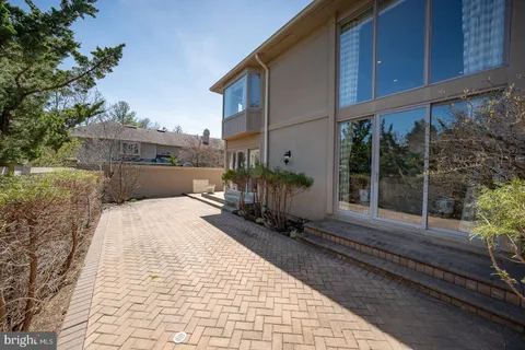 $849,000 | 1044 Lindy Lane, Unit 1044, Bala Cynwyd, PA 19004