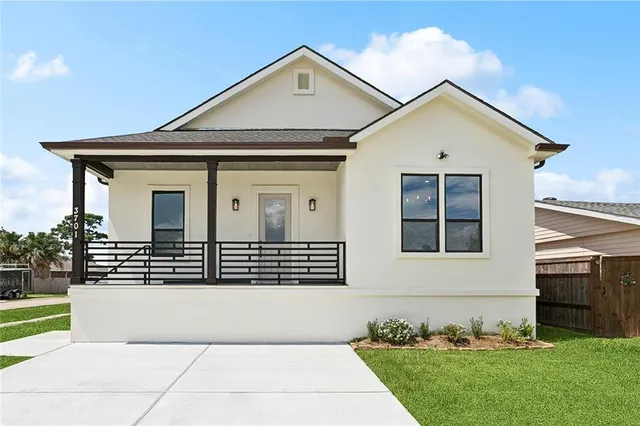 $380,000 | 3701 West Loyola Drive, Kenner, LA 70065