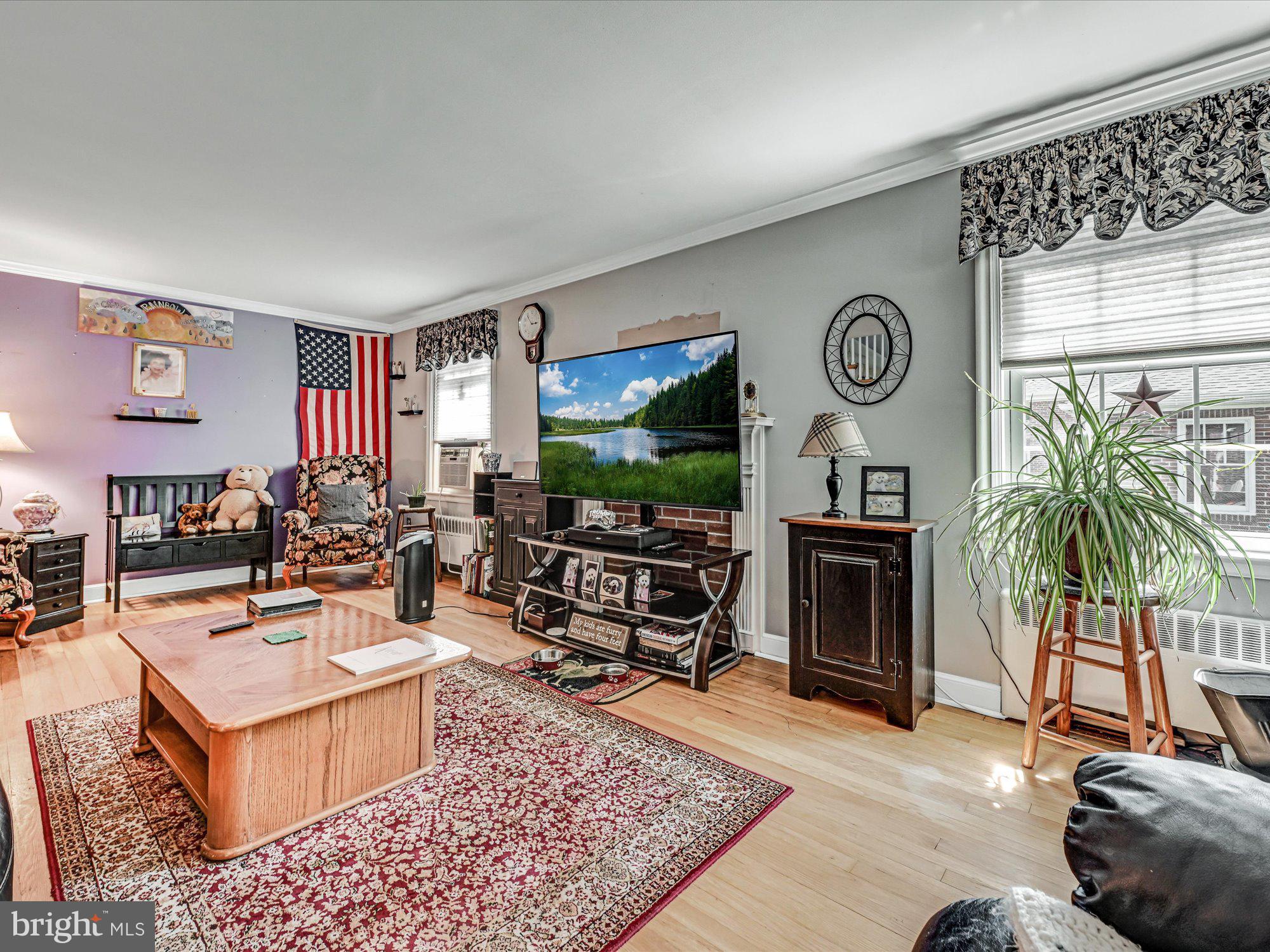 116 East Walnut Street Shillington, PA 19607 - Photo 6 of 26 Living Room