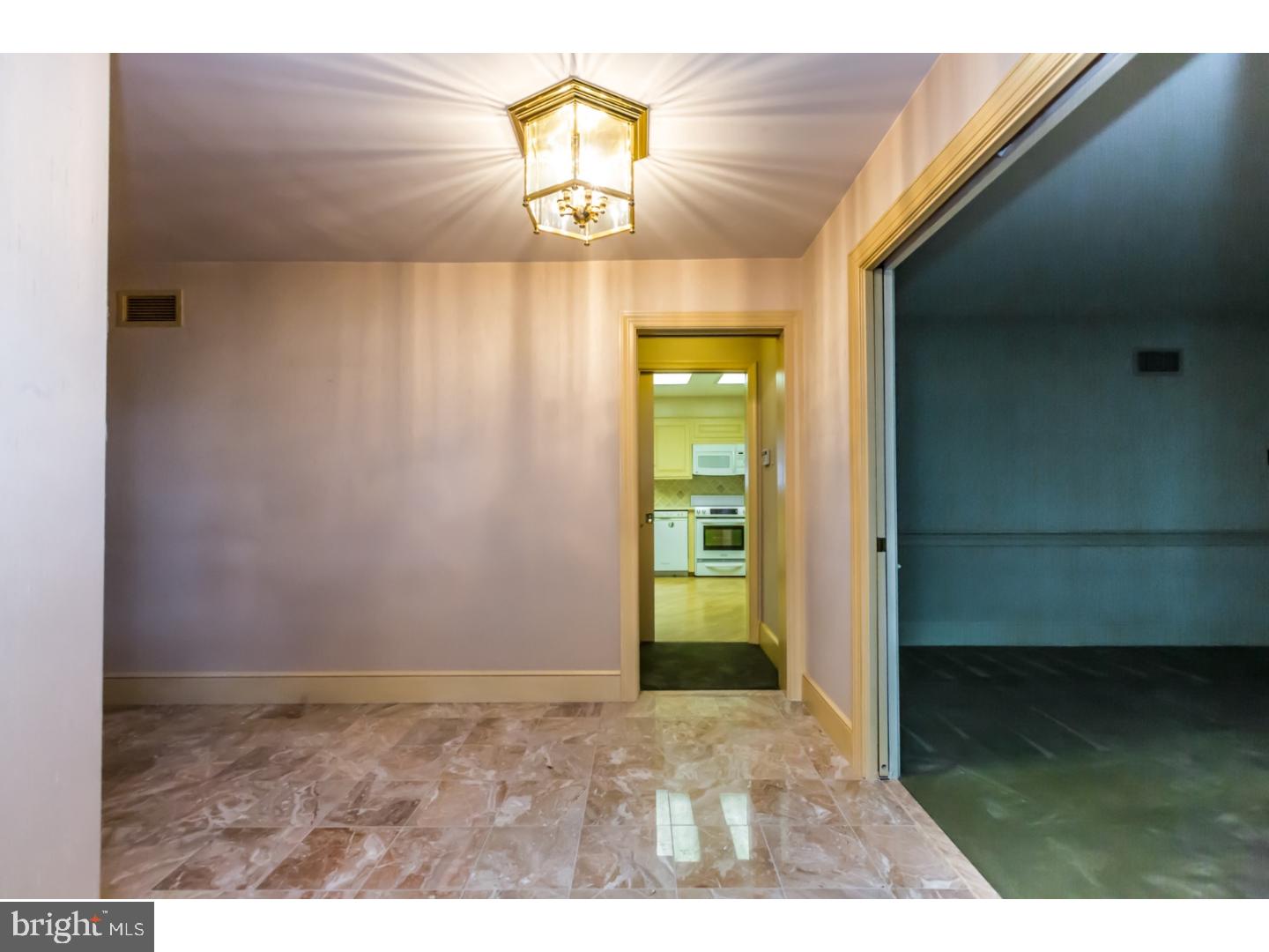823 Brookside Road Pottstown, PA 19464 - Photo 10 of 23 Foyer