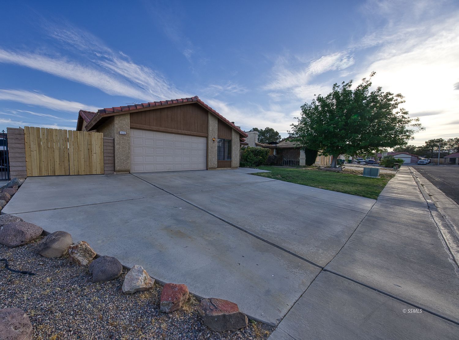 1113 West Evelyn Court Ridgecrest, CA 93555 - Photo 2 of 44