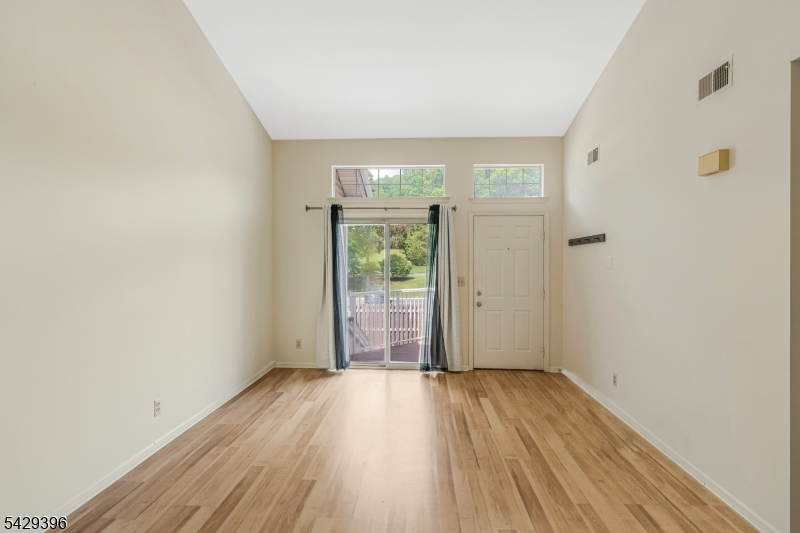44 Spruce Court Bedminster, NJ 07921 - Photo 12 of 32