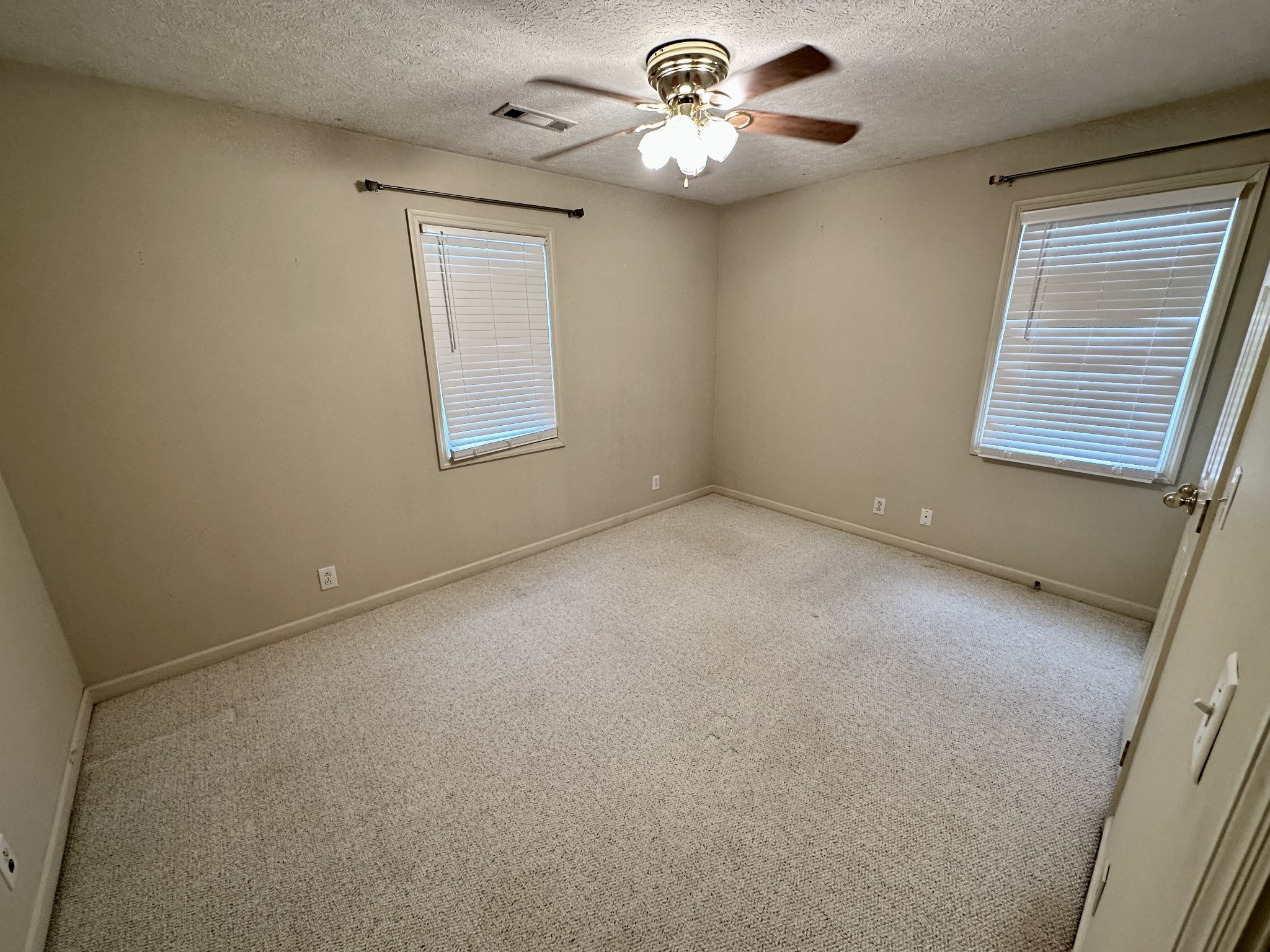 654 Denning Ford Road Portland, TN 37148 - Photo 14 of 39 an empty room with a window