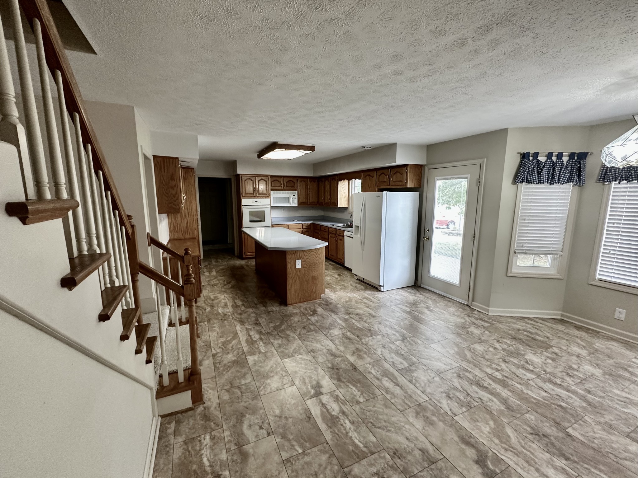 654 Denning Ford Road Portland, TN 37148 - Photo 8 of 39 a view of entryway with a livingroom and furniture