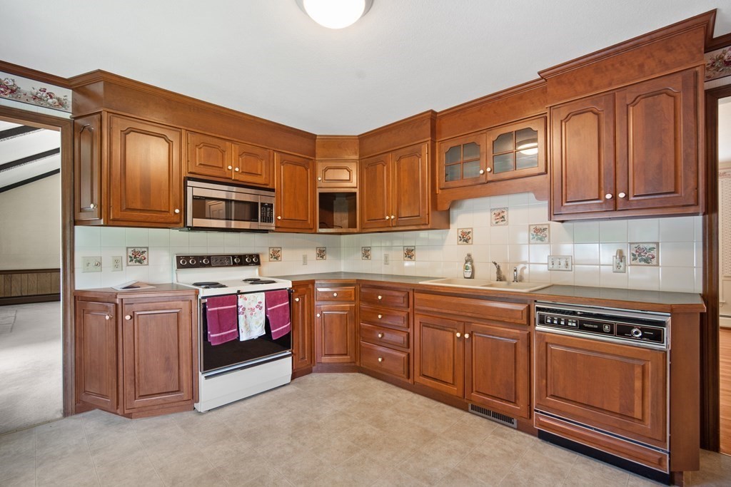 43 Hilltop Road Longmeadow, MA 01106 - Photo 23 of 42 Gallery Image 23