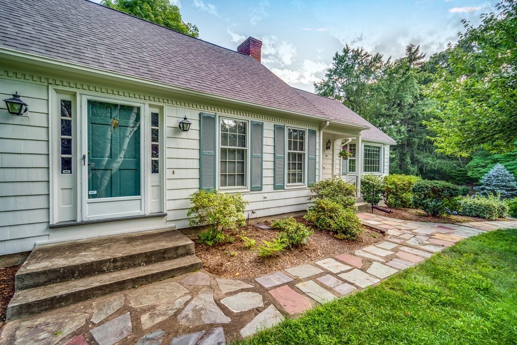 43 Hilltop Road Longmeadow, MA 01106 - Photo 3 of 42 Gallery Image 3