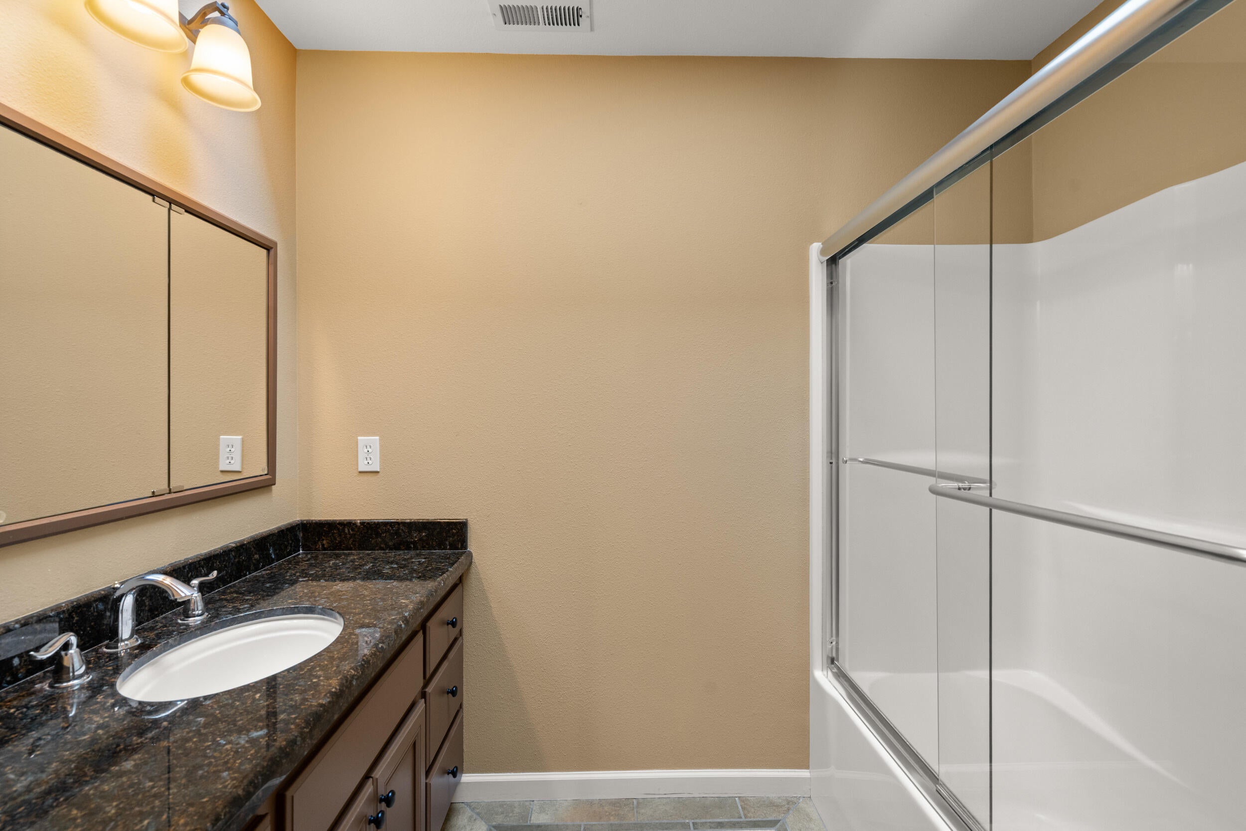 7907 Rapp Lane Talent, OR 97540 - Photo 22 of 57 20_7907-rapp-ln (greg goebelt)-19