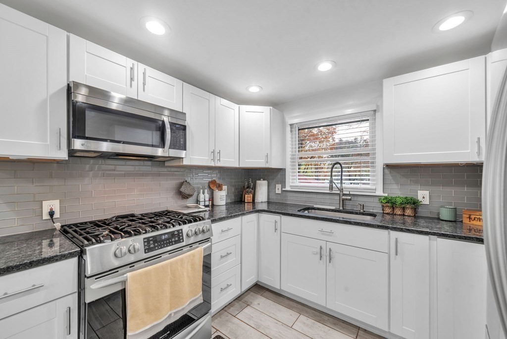34 Croyden Terrace Springfield, MA 01107 - Photo 6 of 42 Gallery Image 6