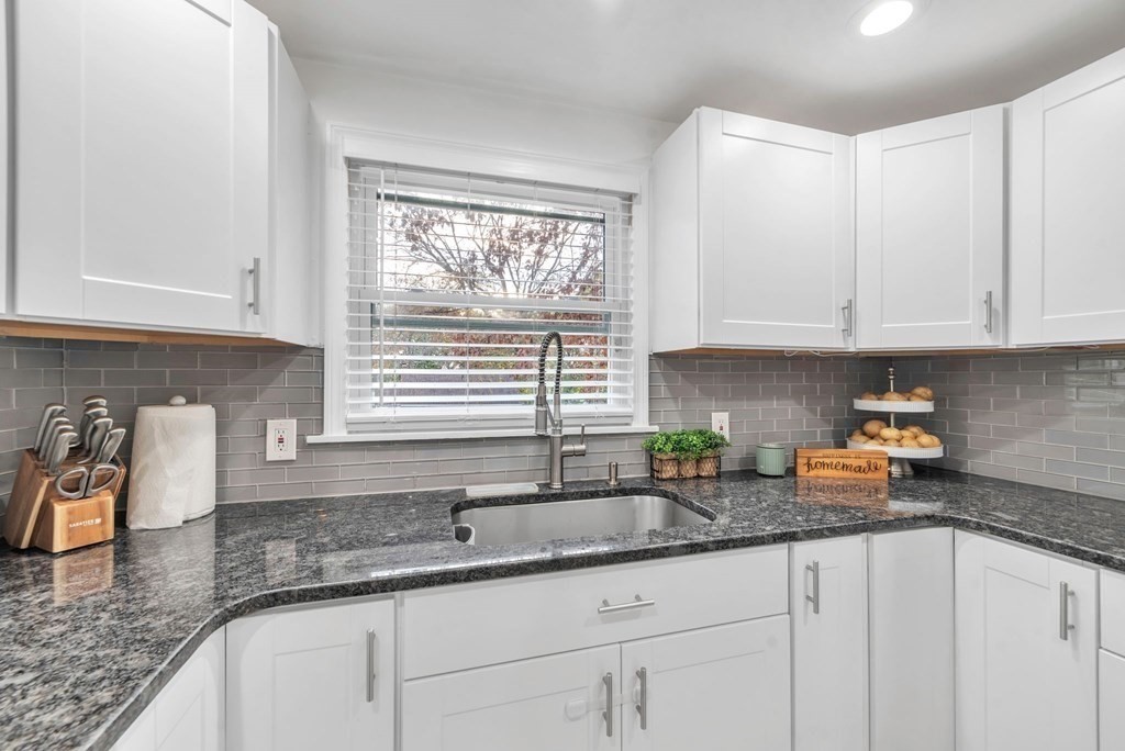 34 Croyden Terrace Springfield, MA 01107 - Photo 9 of 42 Gallery Image 9