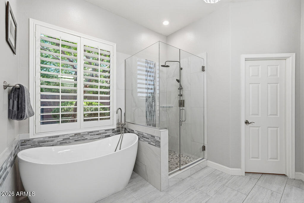 6738 Rachael Way Gilbert, AZ 85298 - Photo 23 of 61 Soaking Tub