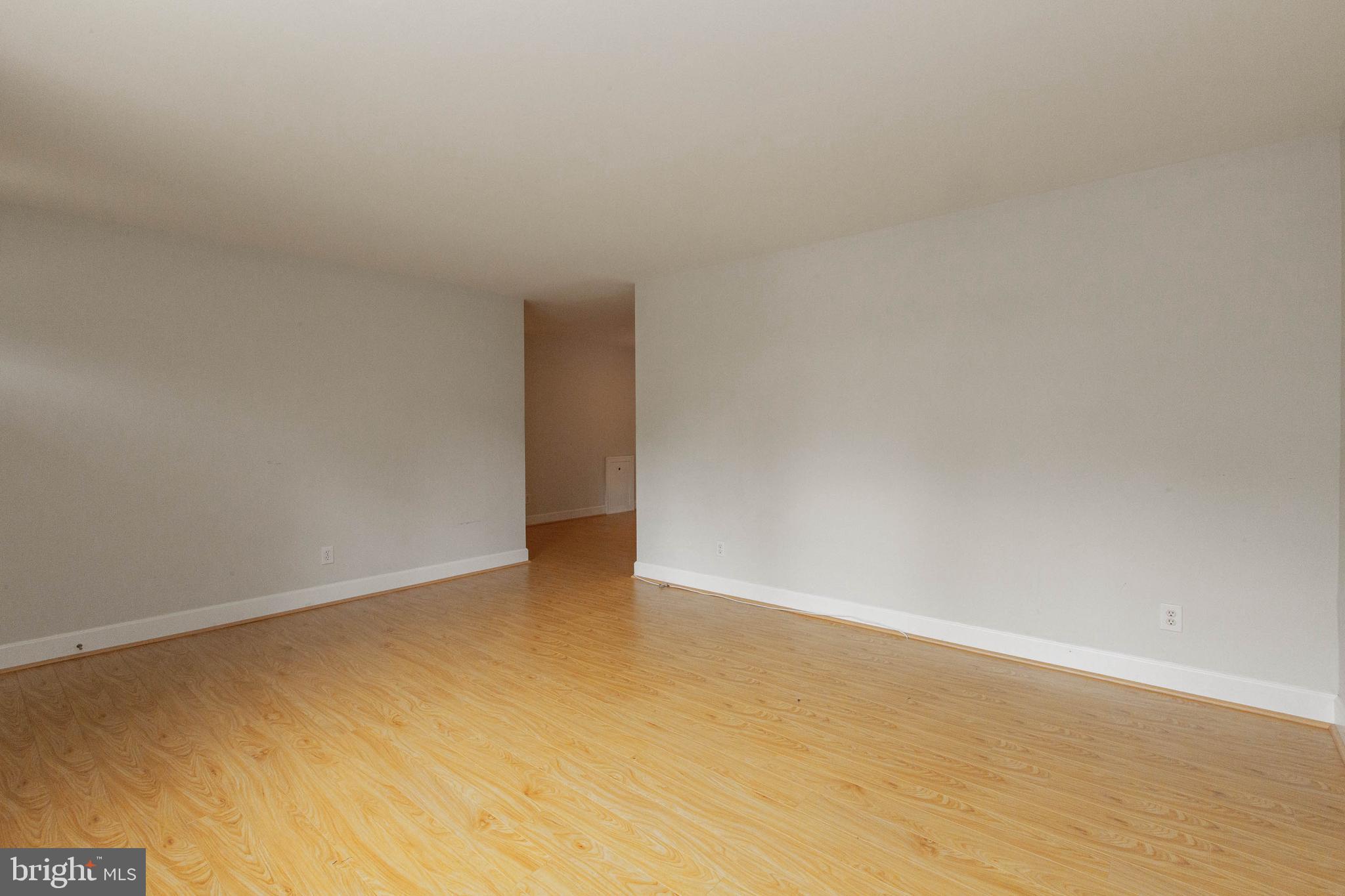 237 Walgrove Road Reisterstown, MD 21136 - Photo 7 of 38 Living Room