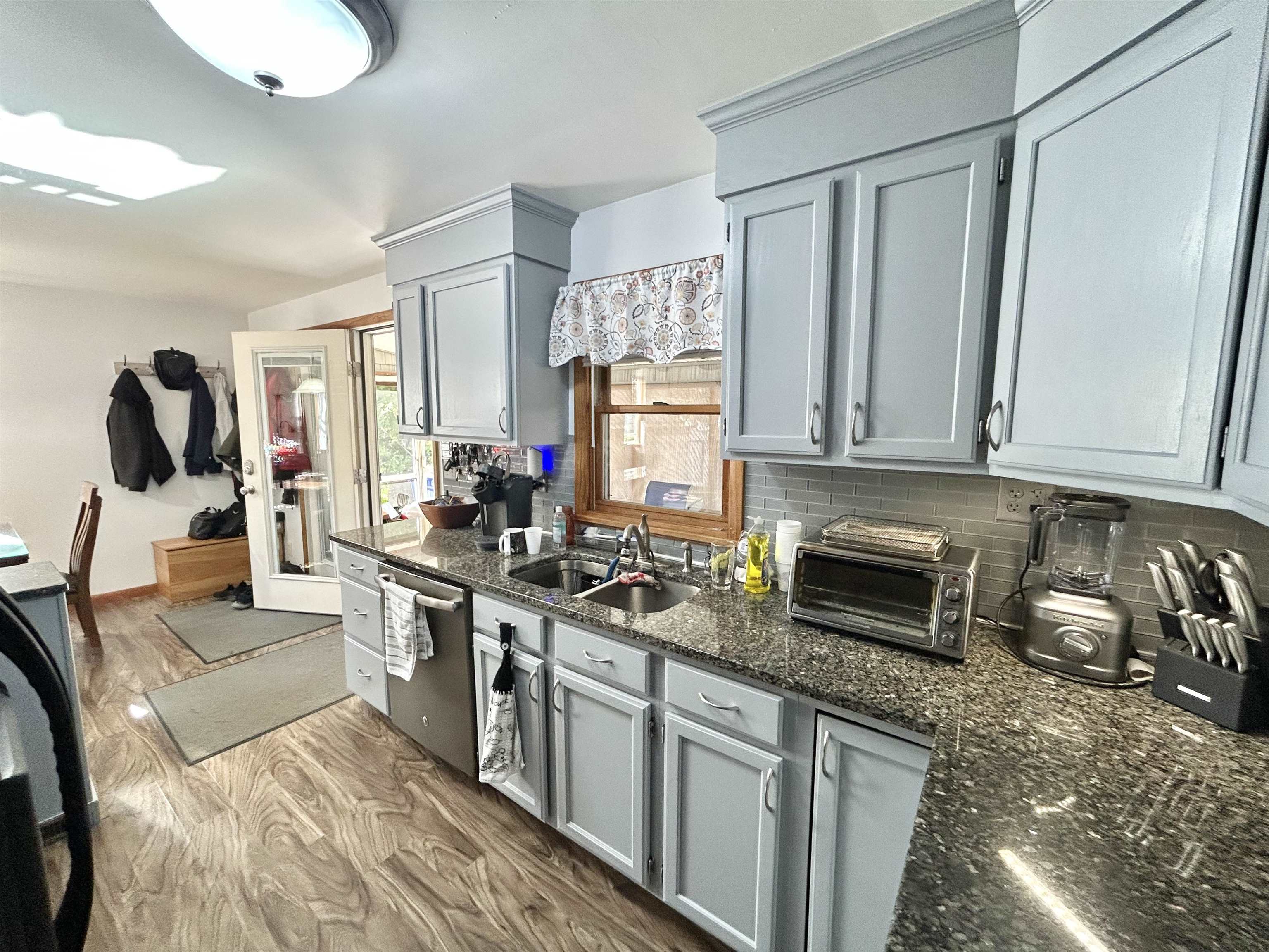 2083 North Avenue Burlington, VT 05408 - Photo 4 of 29