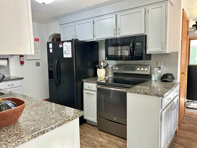 $549,000 | 2083 North Avenue, Burlington, VT 05408