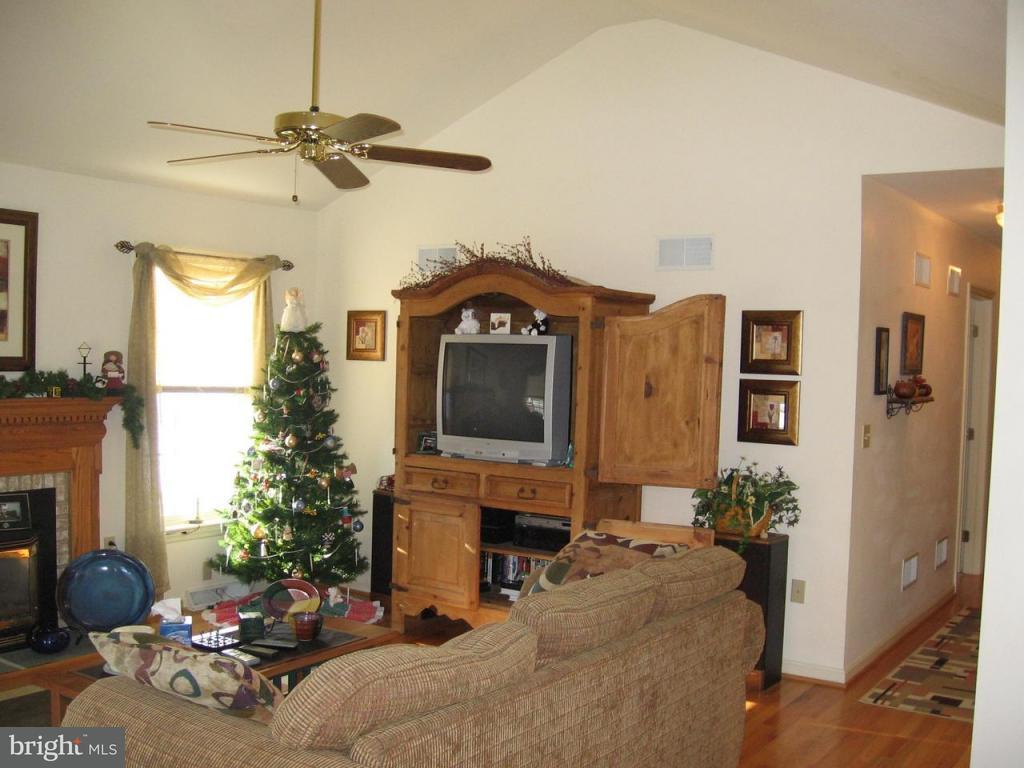 526 South Locust Street Lititz, PA 17543 - Photo 12 of 13