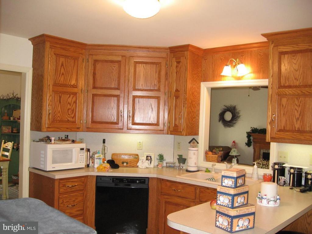 526 South Locust Street Lititz, PA 17543 - Photo 7 of 13