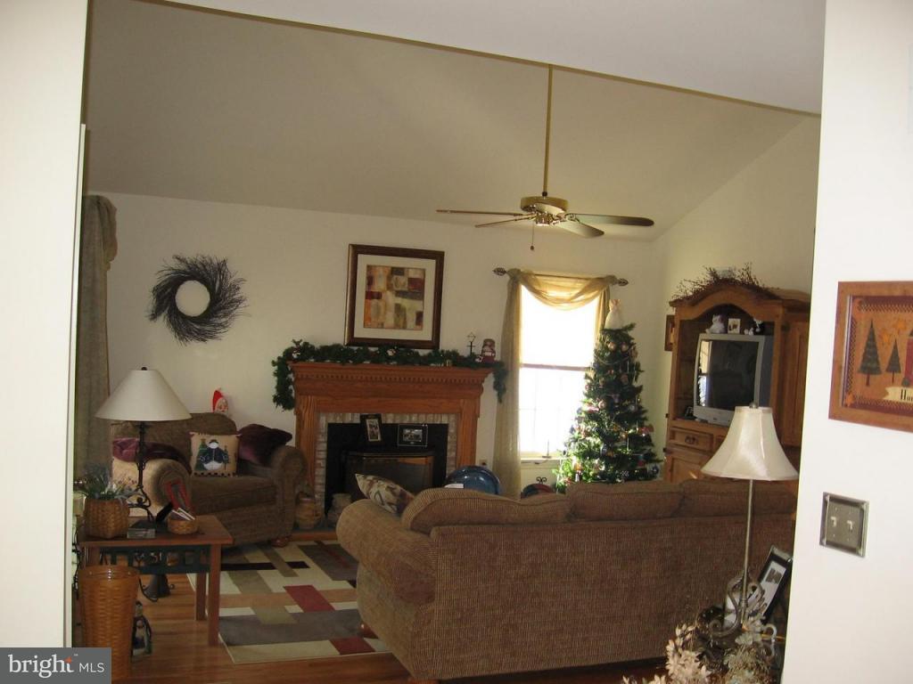 526 South Locust Street Lititz, PA 17543 - Photo 8 of 13