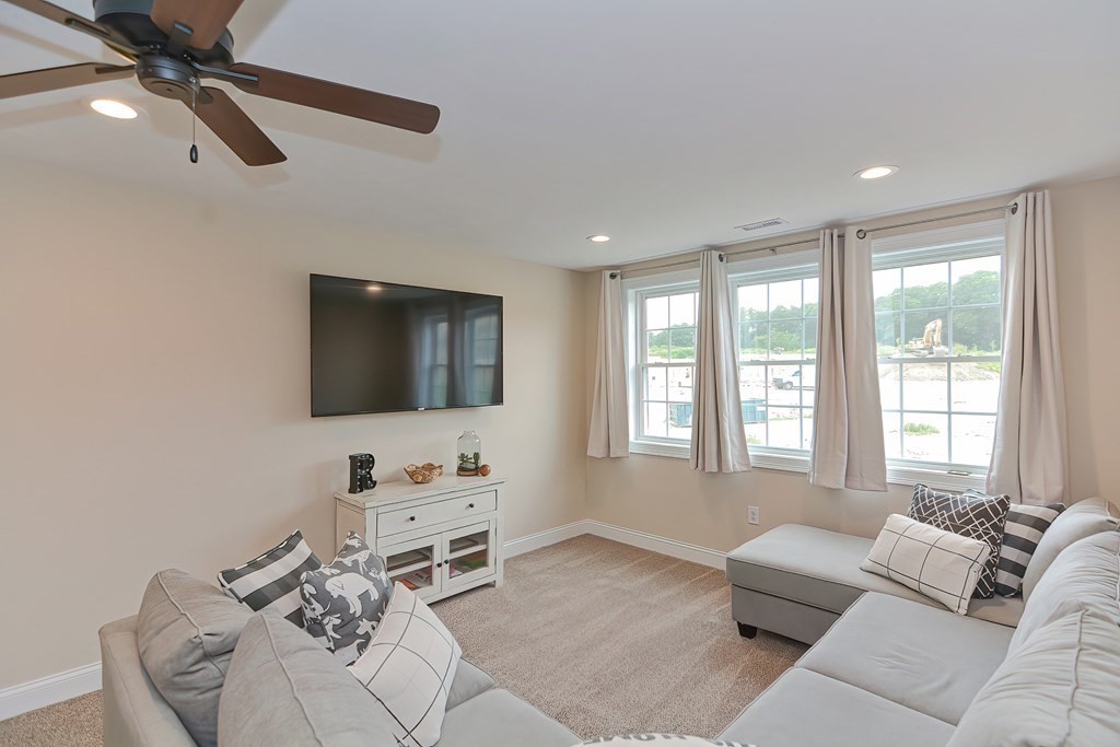 77 Ariel Circle, Unit 77 Sutton, MA 01590 - Photo 20 of 27