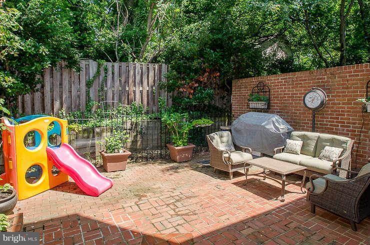 4633 4th Road North Arlington, VA 22203 - Photo 13 of 27 Exterior (General)