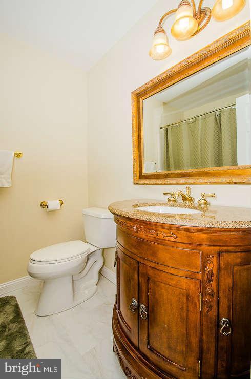 4633 4th Road North Arlington, VA 22203 - Photo 20 of 27 Bath