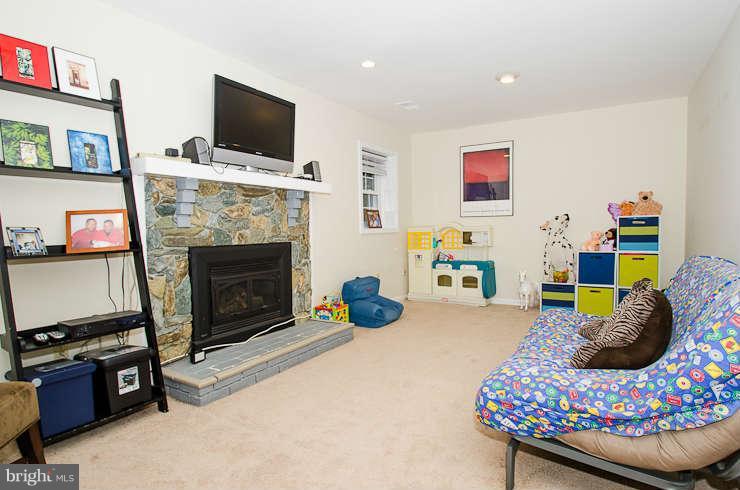 4633 4th Road North Arlington, VA 22203 - Photo 21 of 27 Family Room