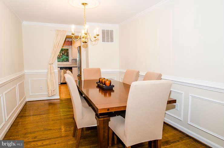 4633 4th Road North Arlington, VA 22203 - Photo 6 of 27 Dining Room
