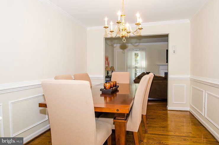 4633 4th Road North Arlington, VA 22203 - Photo 7 of 27 Dining Room
