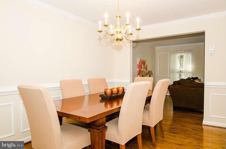 4633 4th Road North Arlington, VA 22203 - Photo 8 of 27 Dining Room
