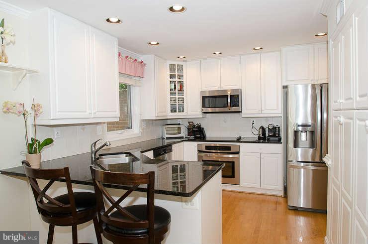 4633 4th Road North Arlington, VA 22203 - Photo 9 of 27 Kitchen