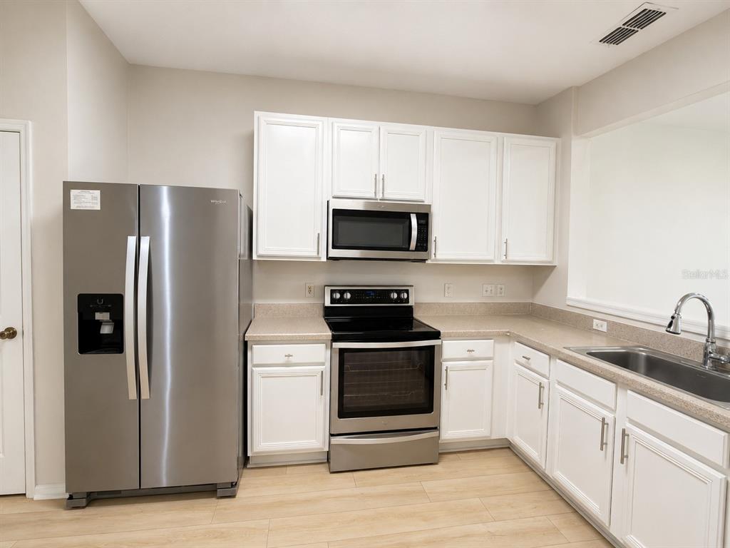 3151 Sinclair Street, Unit 104 Orlando, FL 32835 - Photo 6 of 30