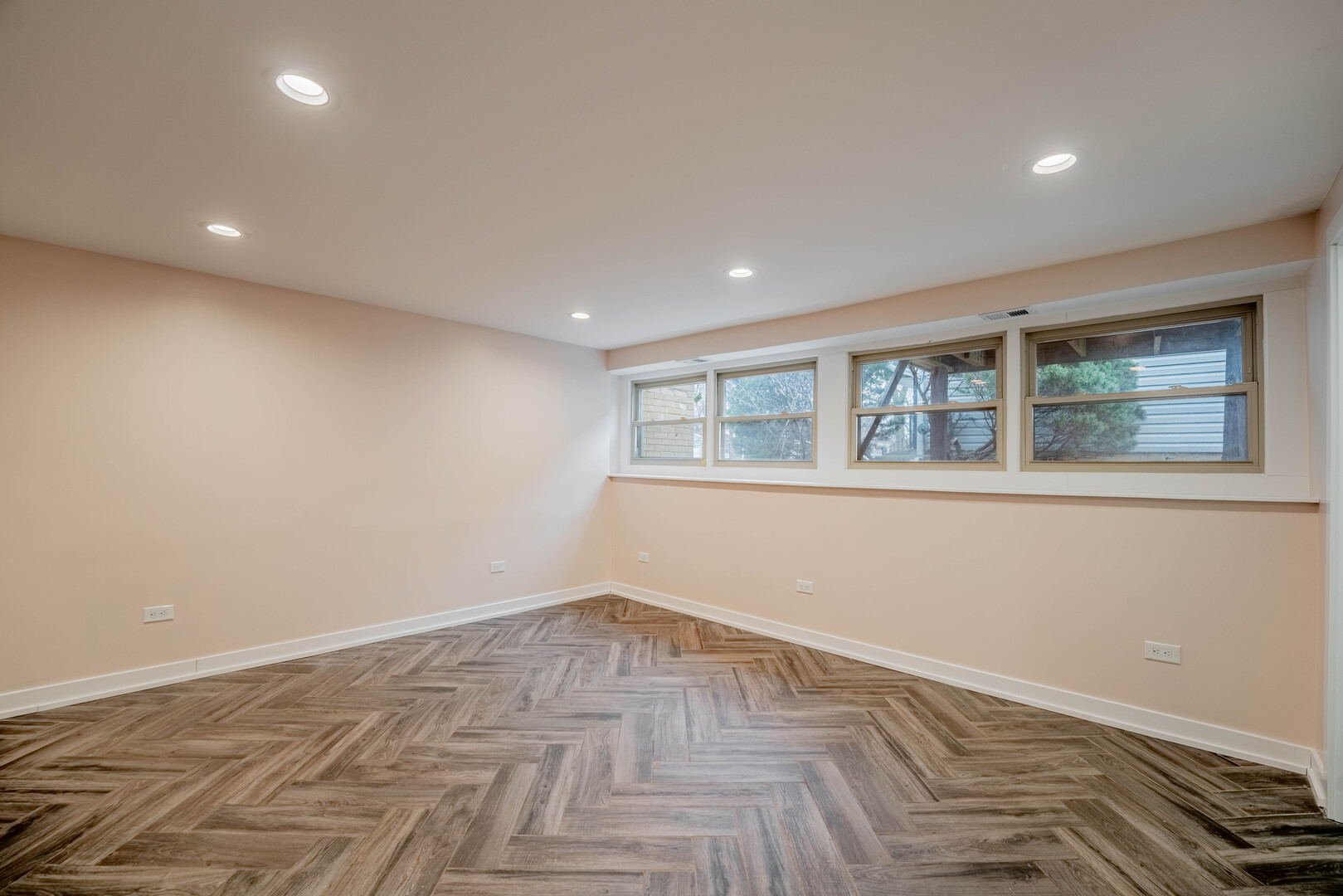 309 Falconridge Way Bolingbrook, IL 60440 - Photo 22 of 34 a view of empty room with wooden floor and fan