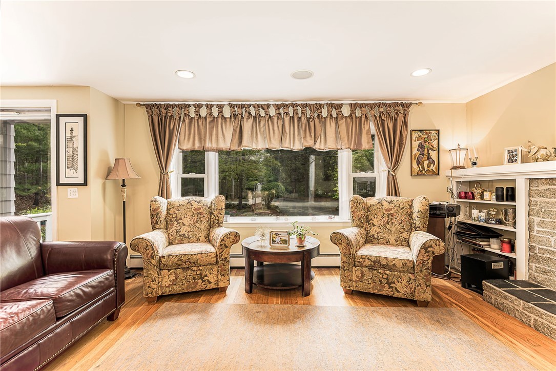 529 Shippeetown Road East Greenwich, RI 02818 - Photo 8 of 46