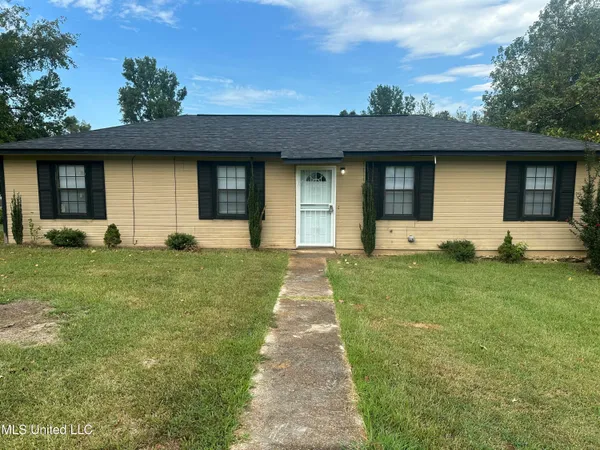 $160,000 | 103 Sherwood Drive, Batesville, MS 38606