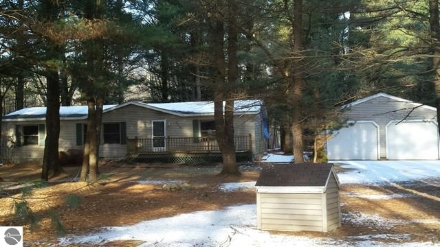 5816 West Dopp Road Shepherd, MI 48883 - Photo 2 of 17 1794448-1.JPG