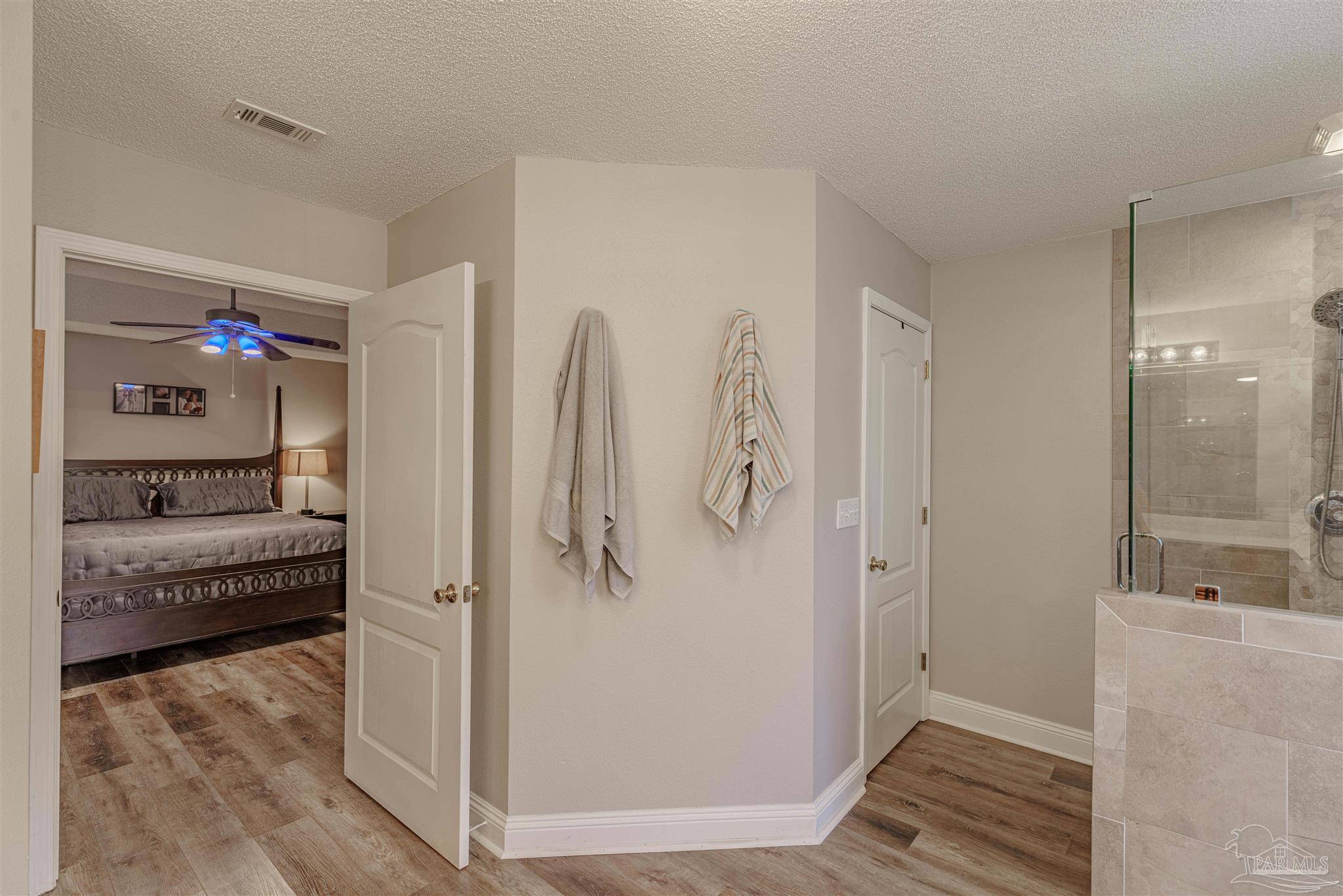 108 Gunwale Road Pensacola, FL 32507 - Photo 24 of 59 GREAT SHOWER