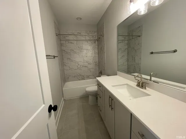 $2,800 | 200 B E Moore Street, Apex, NC 27502