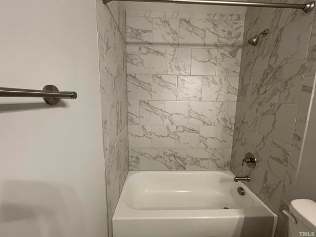 $2,800 | 200 B E Moore Street, Apex, NC 27502