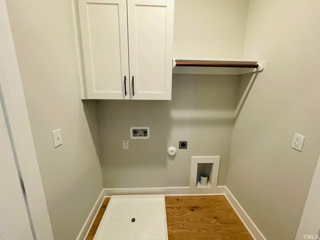 $2,800 | 200 B E Moore Street, Apex, NC 27502