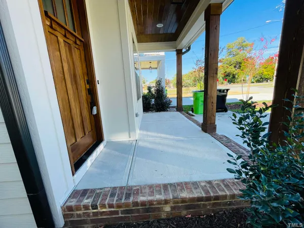 $2,800 | 200 B E Moore Street, Apex, NC 27502