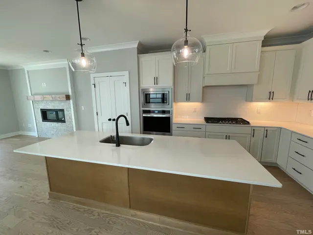 $2,800 | 200 B E Moore Street, Apex, NC 27502