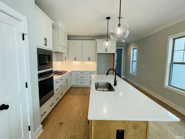 $2,800 | 200 B E Moore Street, Apex, NC 27502