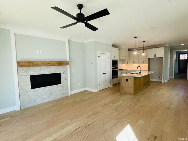 $2,800 | 200 B E Moore Street, Apex, NC 27502