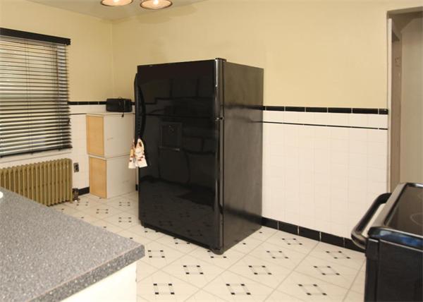 248 Merrimac Avenue Springfield, MA 01104 - Photo 8 of 16 a bathroom with a shower and a sink