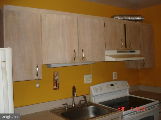 3115 Wayne Road Falls Church, VA 22042 - Photo 8 of 17 Kitchen