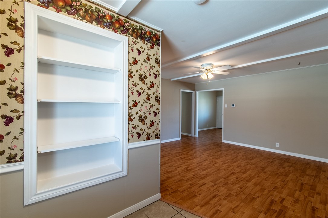 4822 Trinity Drive Corpus Christi, TX 78411 - Photo 11 of 25 Built-in shelf in breakfast area