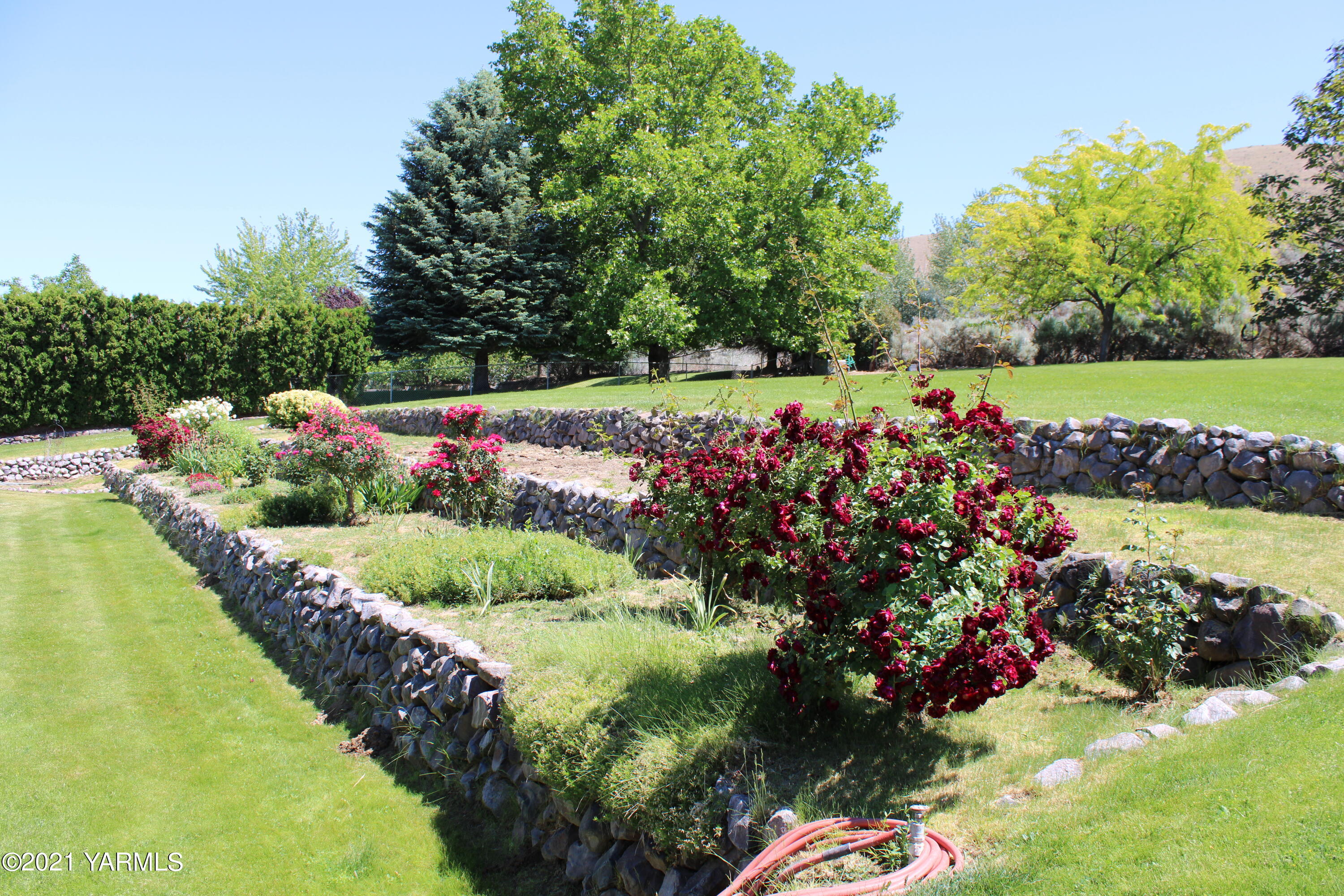 3406 Goodman Road Yakima, WA 98903 - Photo 24 of 30 Flower Beds with room to grow